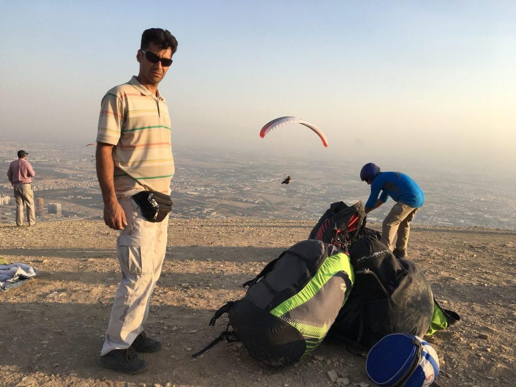 آموزش پرواز با پاراگلایدر