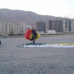 جمع کردن بال پاراگلایدر